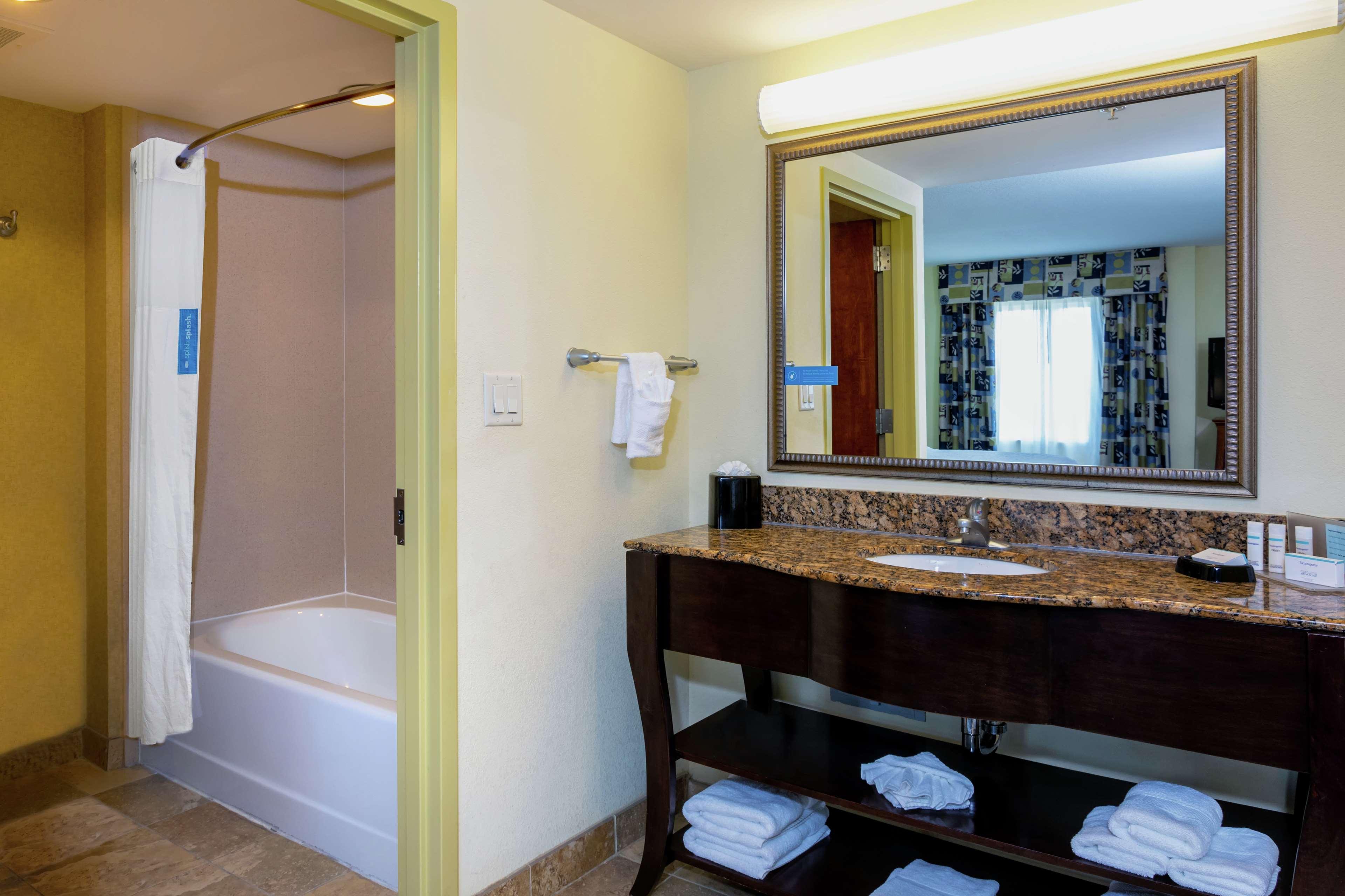 Hampton Inn & Suites - Fort Pierce Bagian luar foto